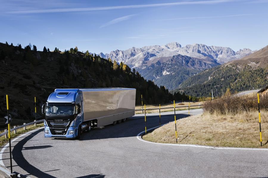  Iveco Stralis 460NP 4x2 2017 года  (фото 3 из 40)